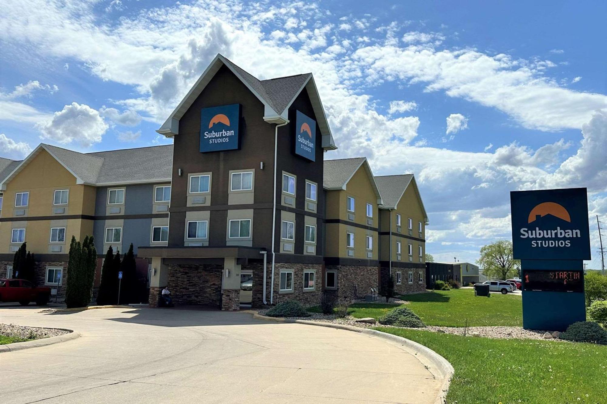 Suburban Studios Cedar Falls Exterior foto